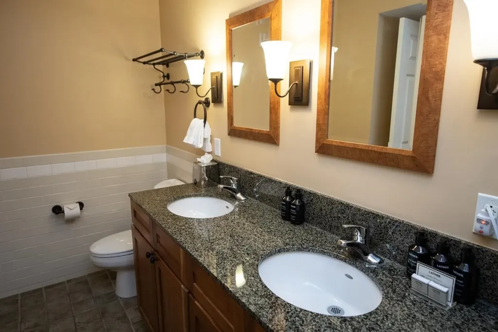 502/504 Qtr. I I I Adams House Ludlow VT 05149