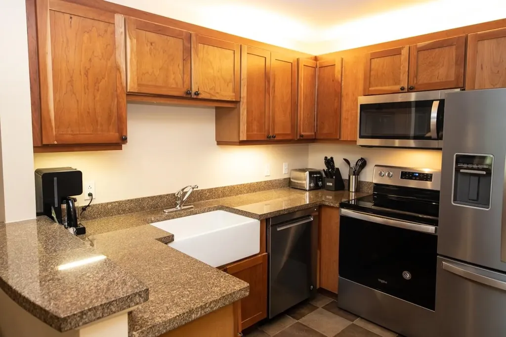 502/504 Qtr. I I I Adams House Ludlow VT 05149