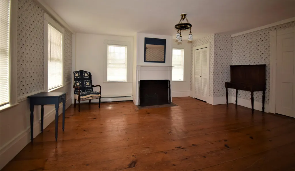 191 Main Street Kingston NH 03848
