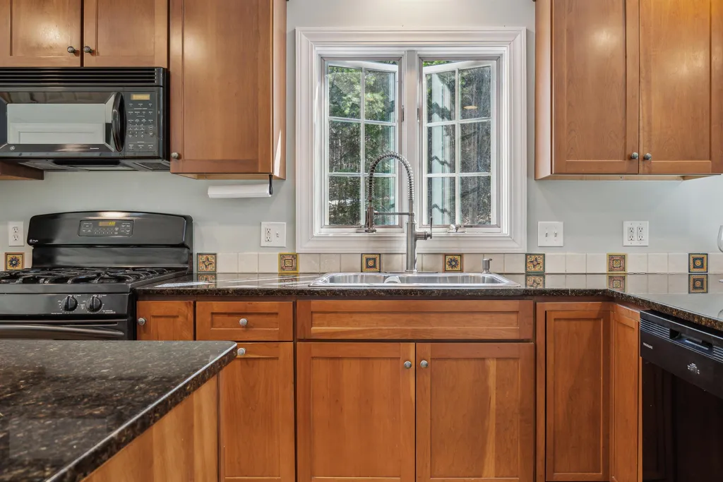 358 Cowdrey Path Woodstock VT 05071