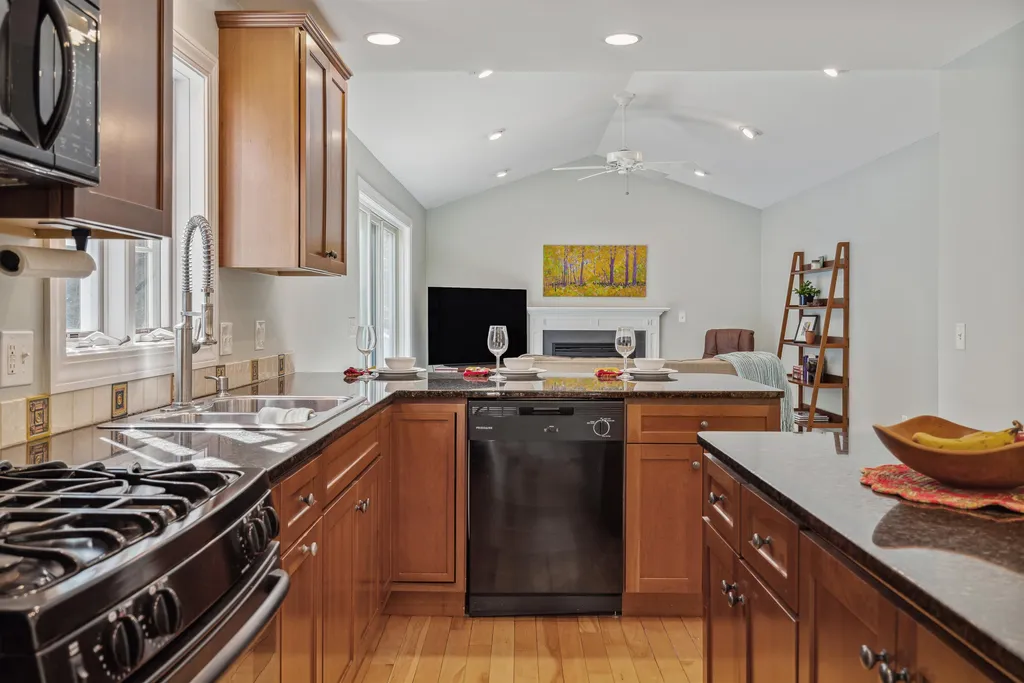 358 Cowdrey Path Woodstock VT 05071
