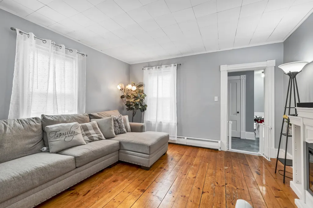 67 Riddle Street Manchester NH 03102