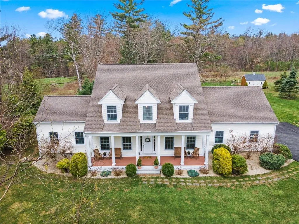12 Stone Fence Drive Derry NH 03038-4709