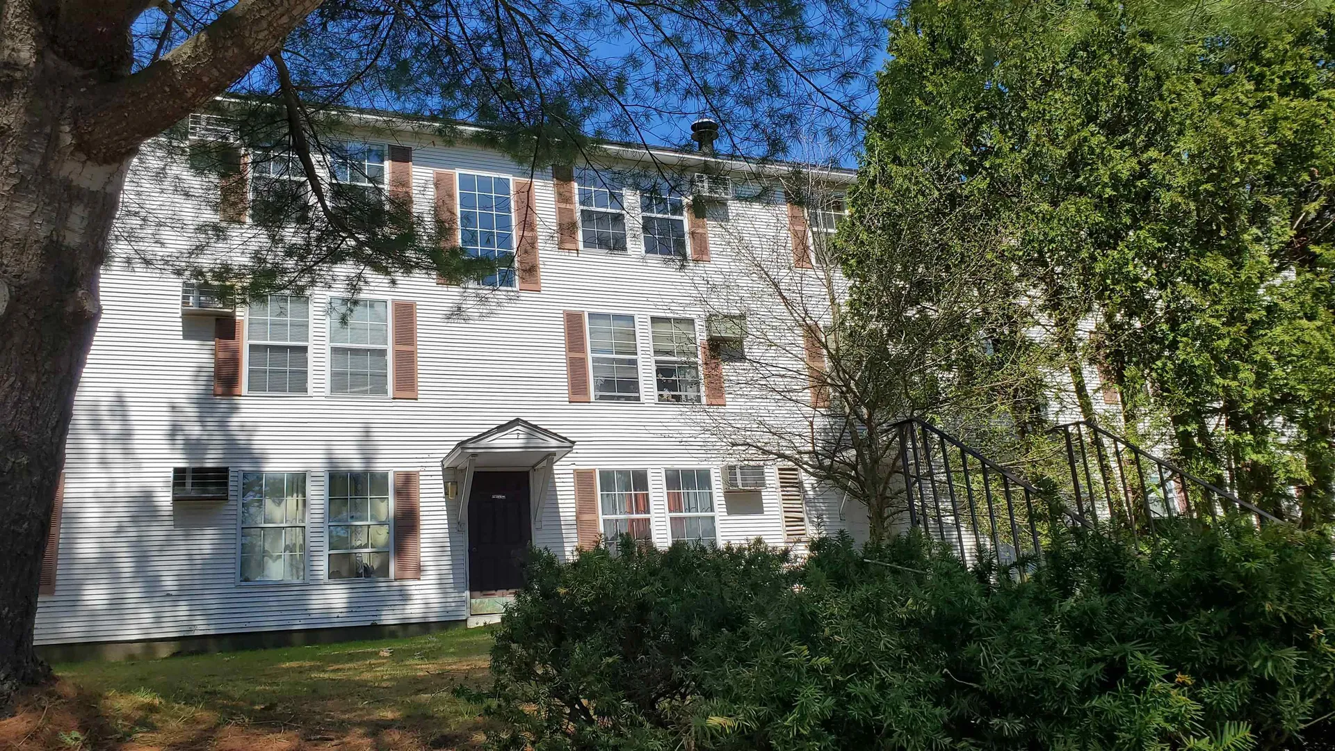 20 Wolf Road Lebanon NH 03766