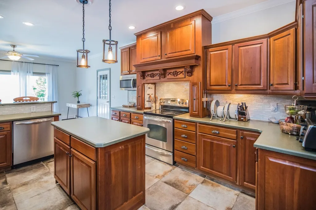 68 Amanda Drive Rutland Town VT 05701