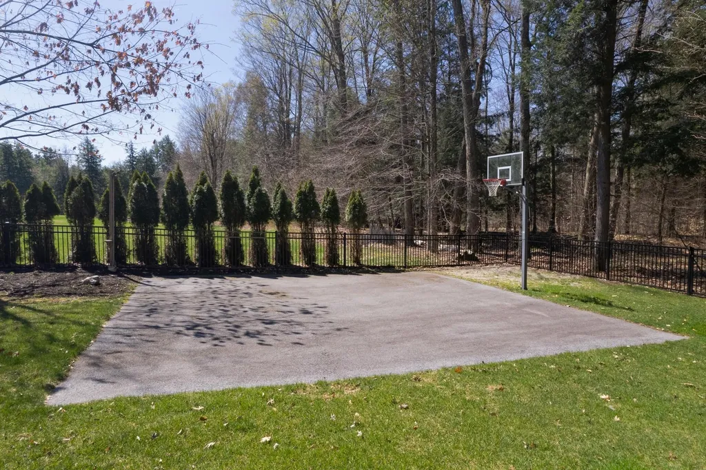 68 Amanda Drive Rutland Town VT 05701