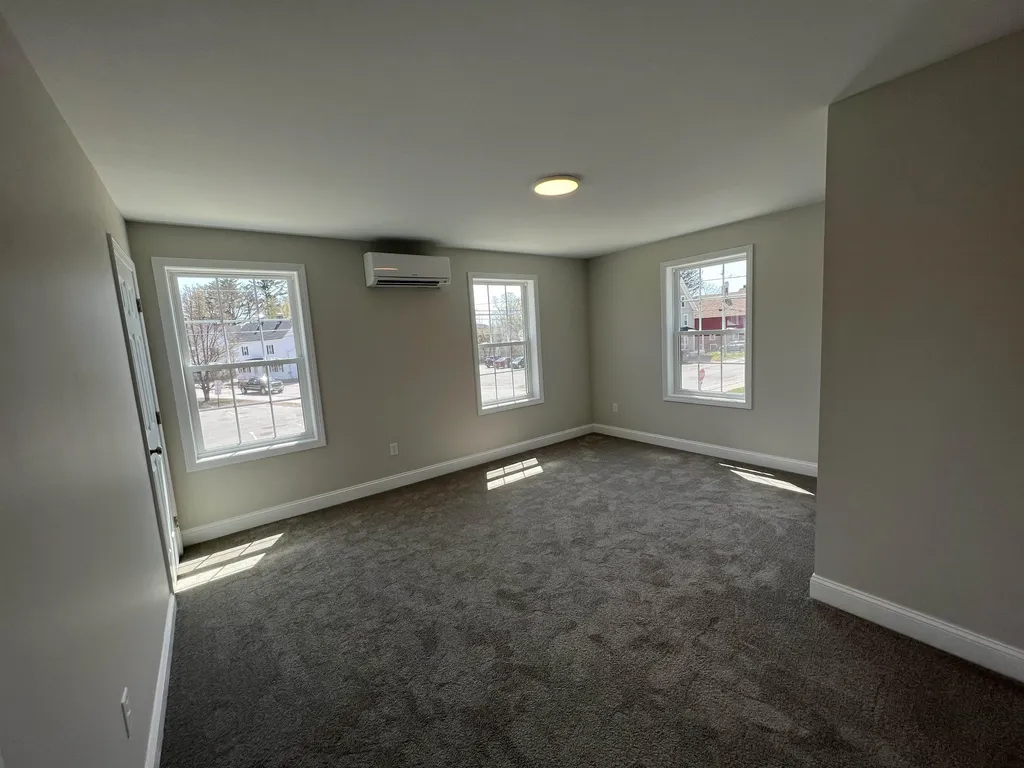 19 Myrtle Street Hillsborough NH 03244
