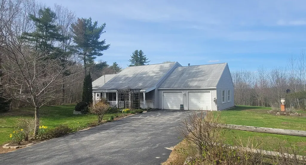 13 Hillview Drive Chichester NH 03258