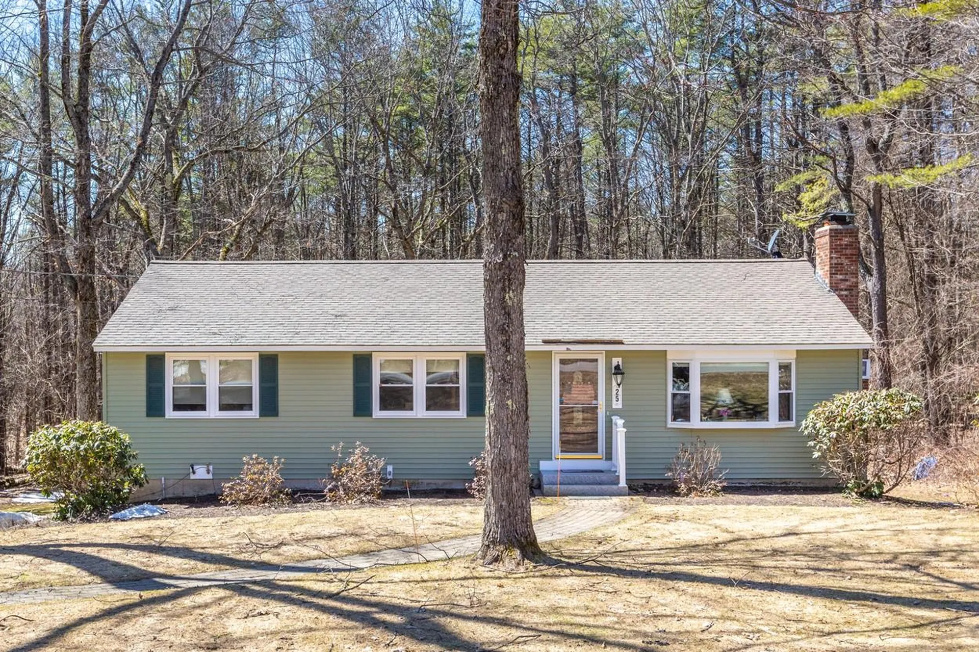 25 Woodlawn Avenue Northfield NH 03276