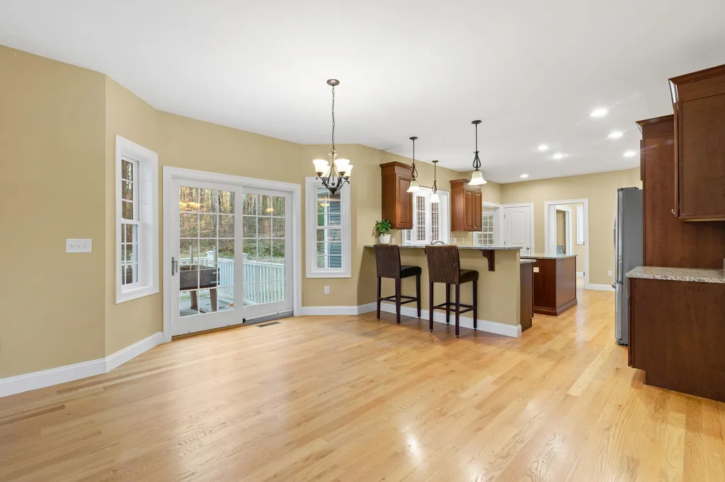 18 Longmeadow Road Windham NH 03087