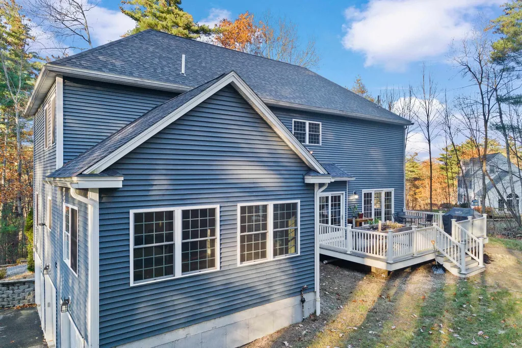 18 Longmeadow Road Windham NH 03087