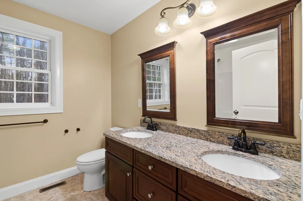 18 Longmeadow Road Windham NH 03087