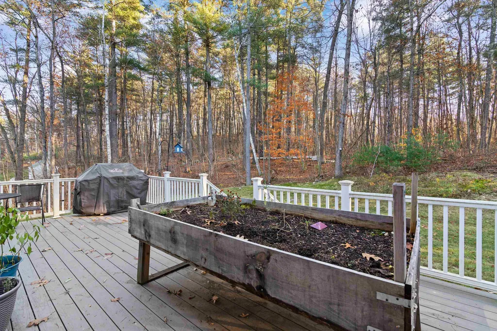 18 Longmeadow Road Windham NH 03087