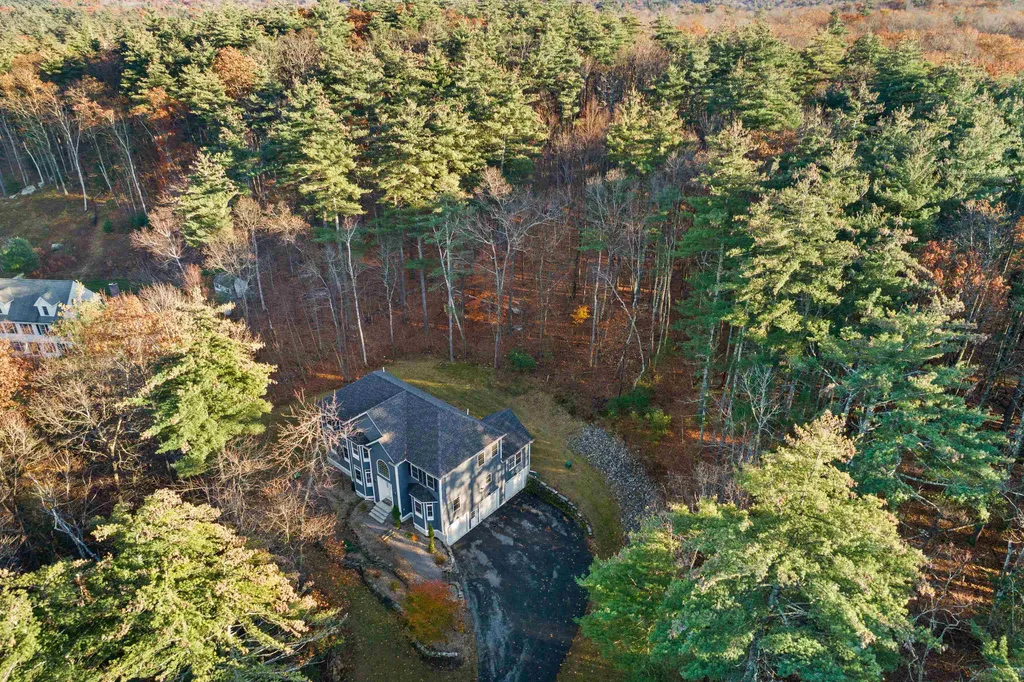18 Longmeadow Road Windham NH 03087