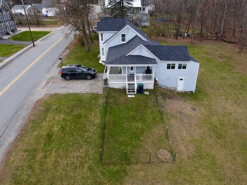 20 Church Street Tilton NH 03276