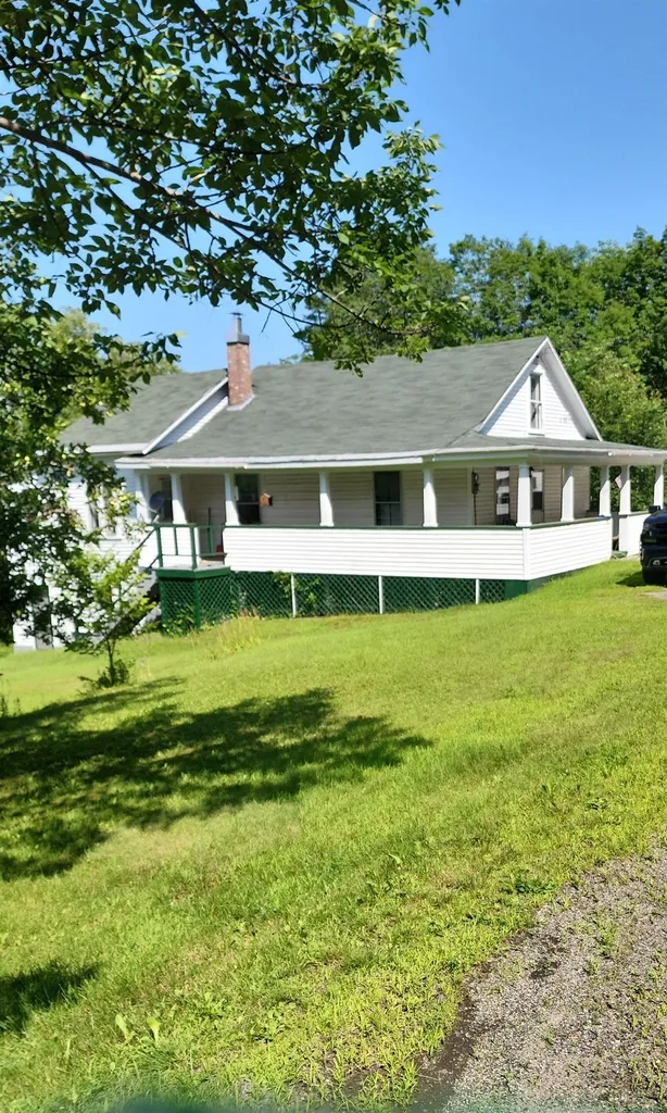 221 Stratford Road, Northumberland NH Real Estate Listing MLS