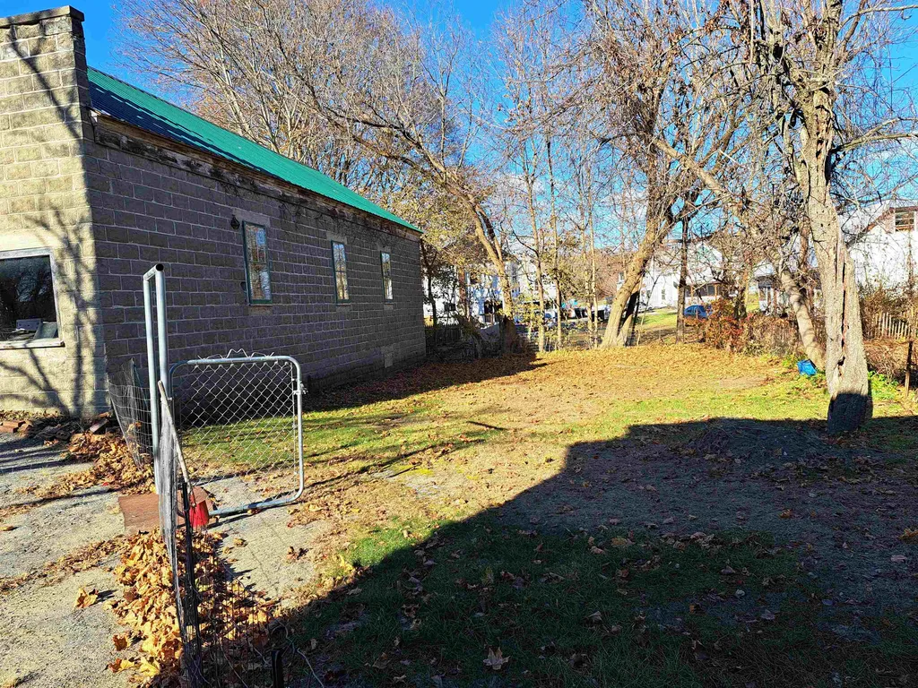 18 Barnes Street Claremont NH 03743