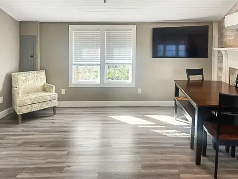 10 9th Street Kingston NH 03848