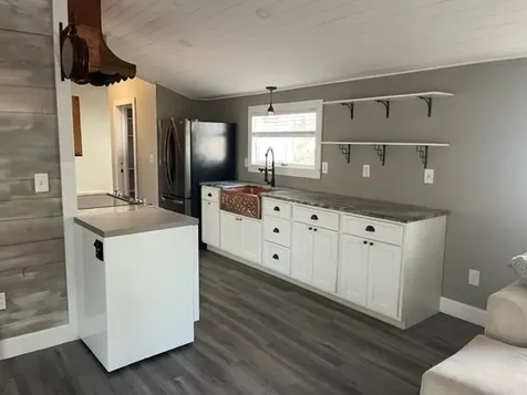 10 9th Street Kingston NH 03848