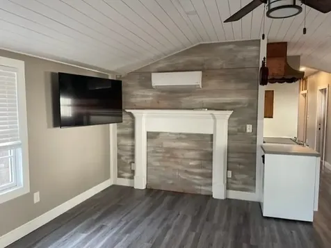 10 9th Street Kingston NH 03848