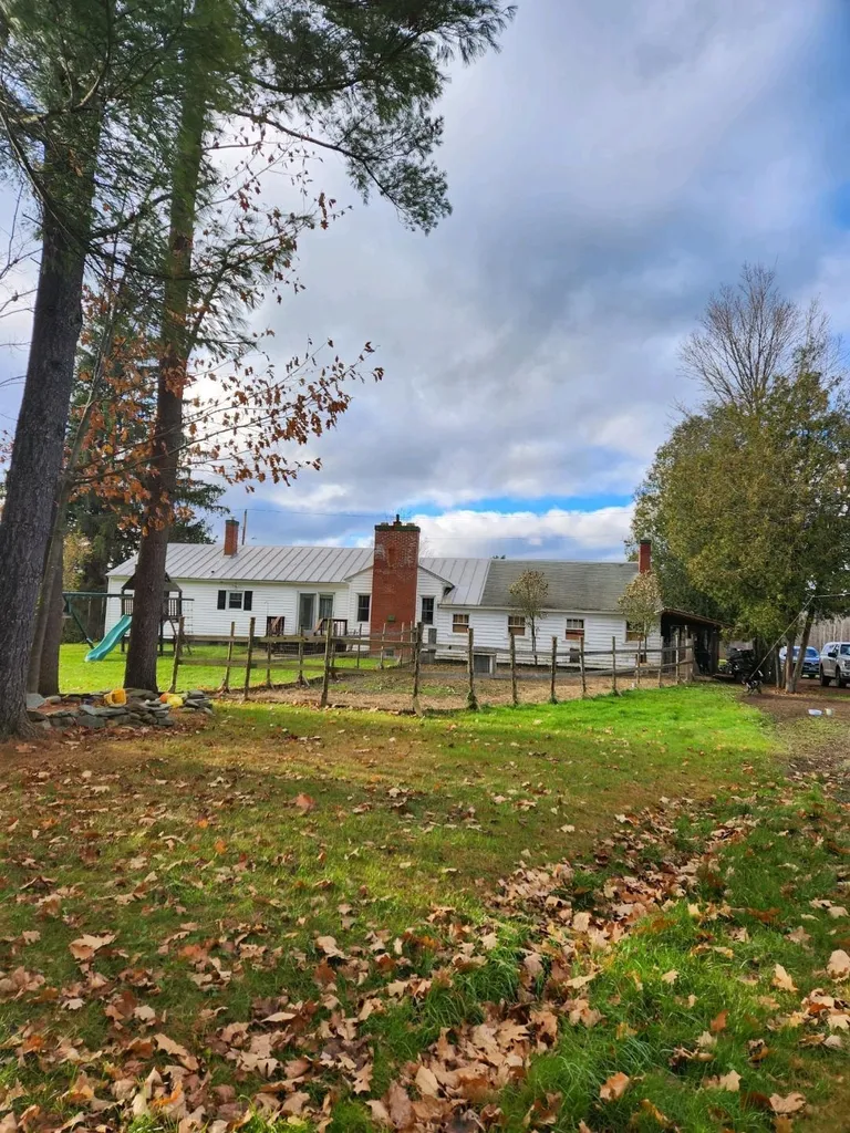 58 Hamilton Place Extension Richford VT 05476