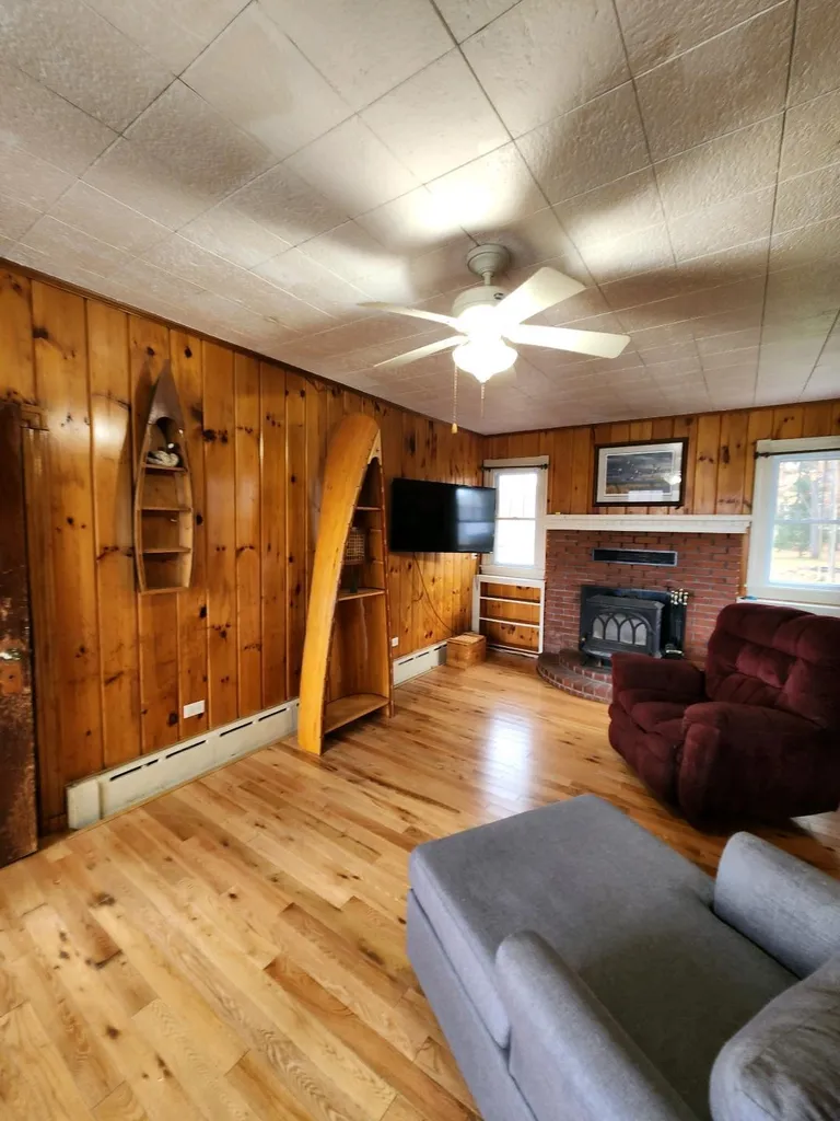 58 Hamilton Place Extension Richford VT 05476