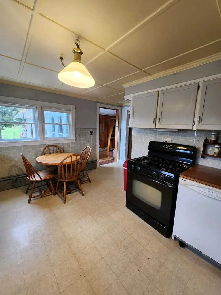 58 Hamilton Place Extension Richford VT 05476
