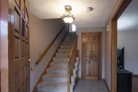 5 Elwood Road Londonderry NH 03053