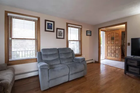 5 Elwood Road Londonderry NH 03053