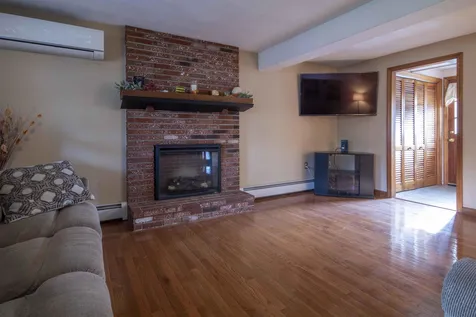 5 Elwood Road Londonderry NH 03053
