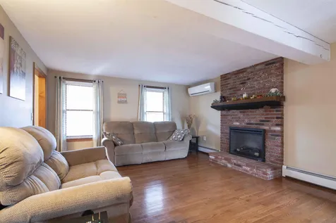 5 Elwood Road Londonderry NH 03053
