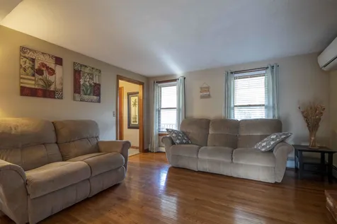 5 Elwood Road Londonderry NH 03053