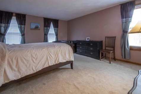 5 Elwood Road Londonderry NH 03053
