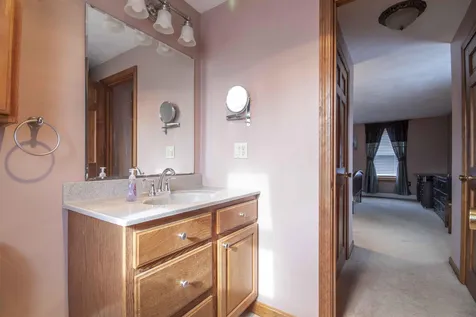5 Elwood Road Londonderry NH 03053