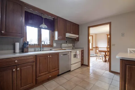 5 Elwood Road Londonderry NH 03053