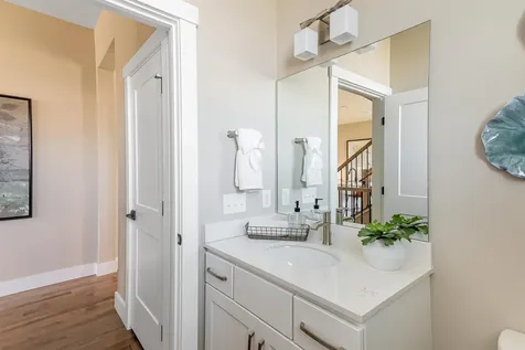 61 Halcyon Lane South Burlington VT 05403