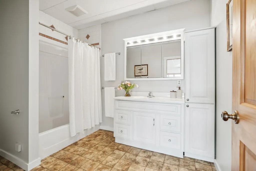 276 Castle Shore Road Moultonborough NH 03254