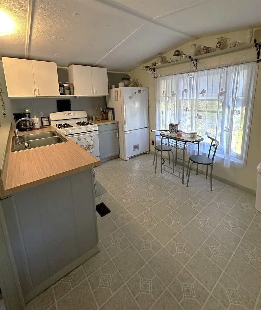 4 Reservoir Road Brattleboro VT 05301