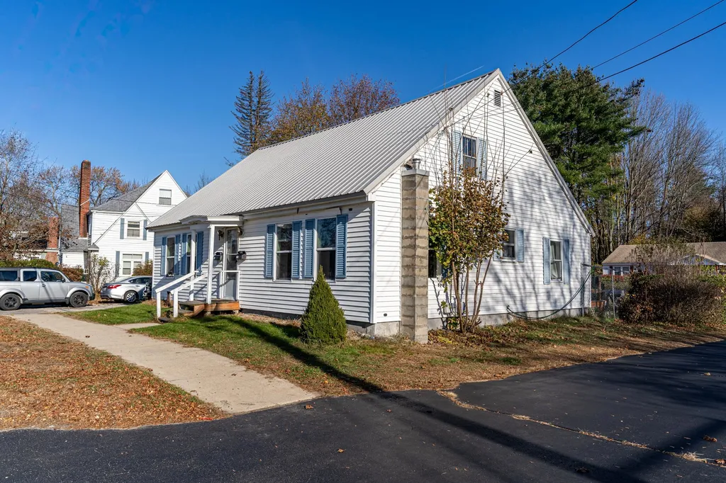 14 Common Street Rochester NH 03867
