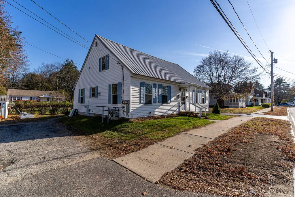14 Common Street Rochester NH 03867