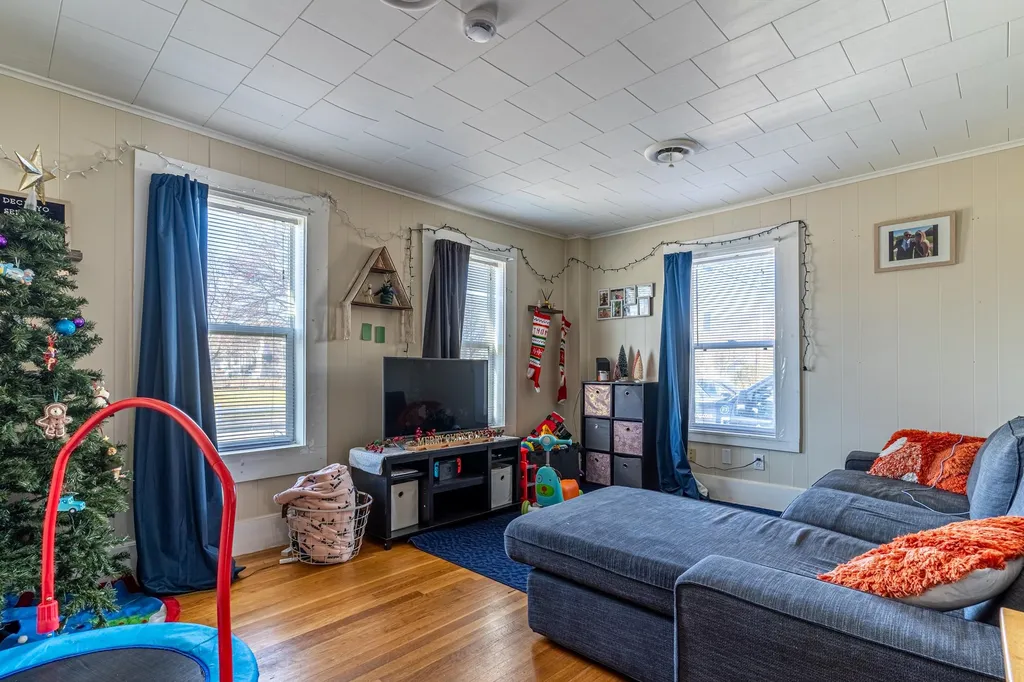 14 Common Street Rochester NH 03867