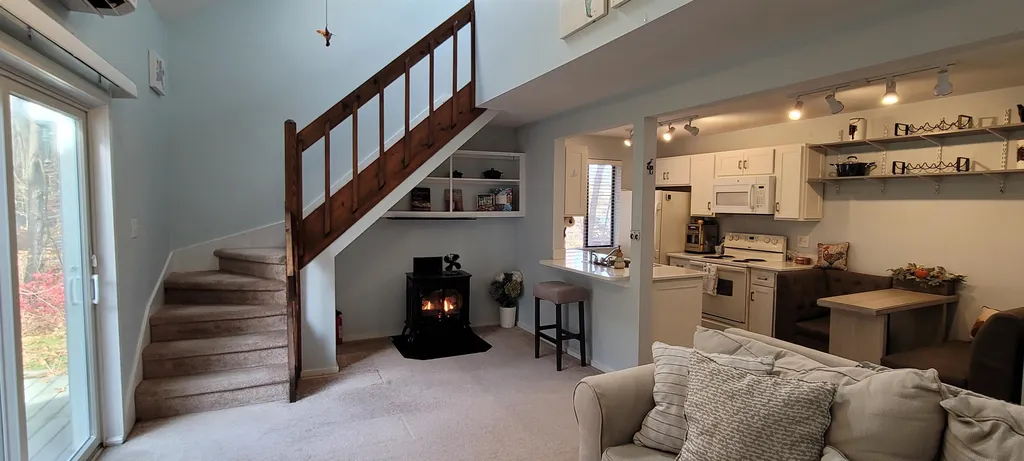 10 Marsten Lane Enfield NH 03748