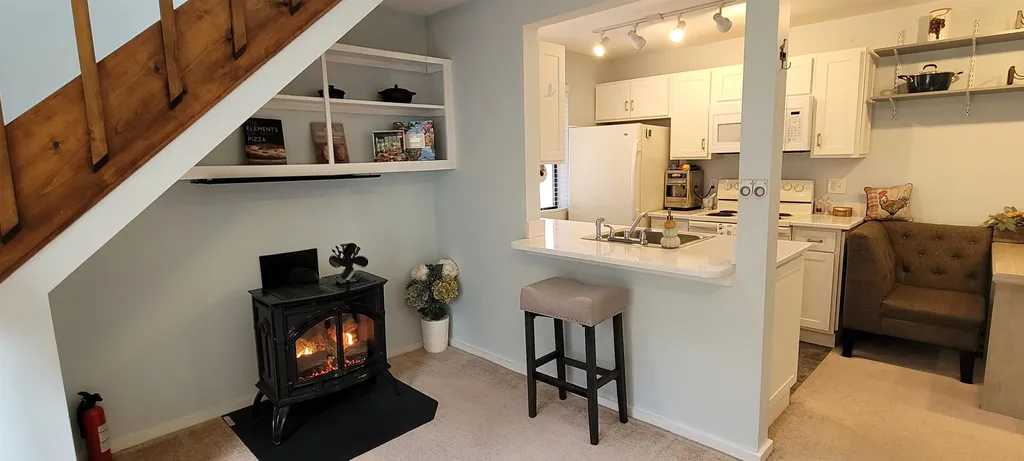 10 Marsten Lane Enfield NH 03748