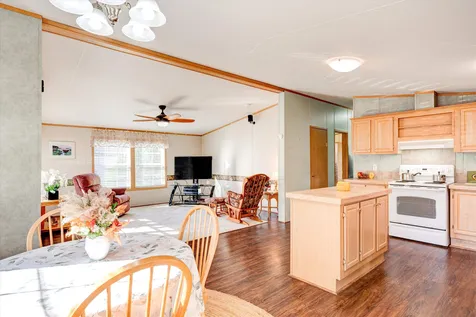 6 Pinto Lane Londonderry NH 03053