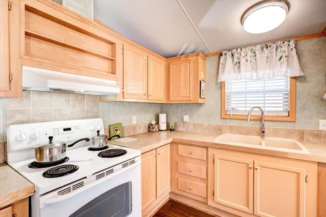 6 Pinto Lane Londonderry NH 03053