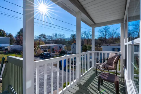 6 Pinto Lane Londonderry NH 03053