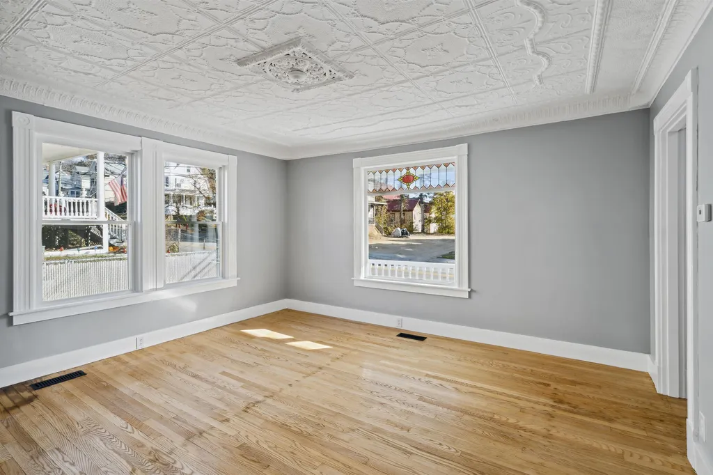 40 Pine Street Laconia NH 03246