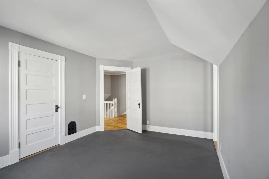 40 Pine Street Laconia NH 03246