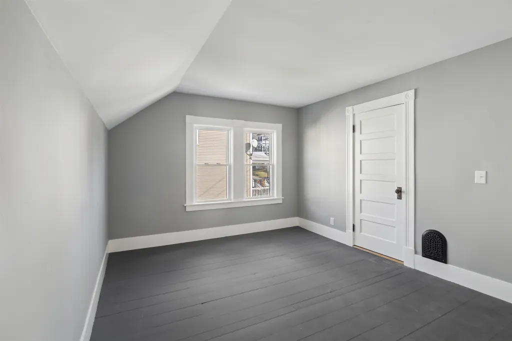 40 Pine Street Laconia NH 03246