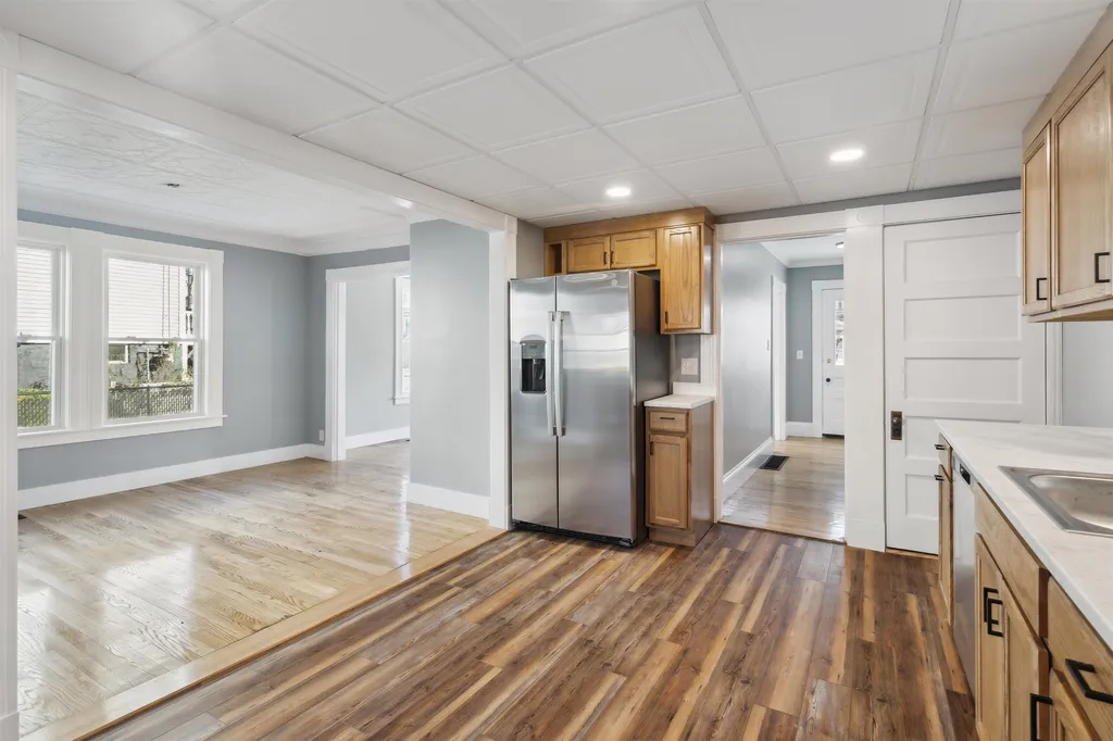 40 Pine Street Laconia NH 03246